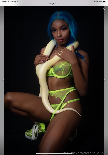 Nahá fotka uniklých OnlyFans od Paradise
