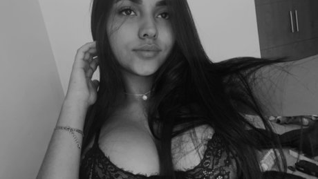 Nahá fotka uniklých OnlyFans od Valentina G