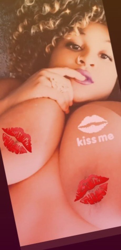 Обнаженная фотография утечки OnlyFans от Kraziikeekeee