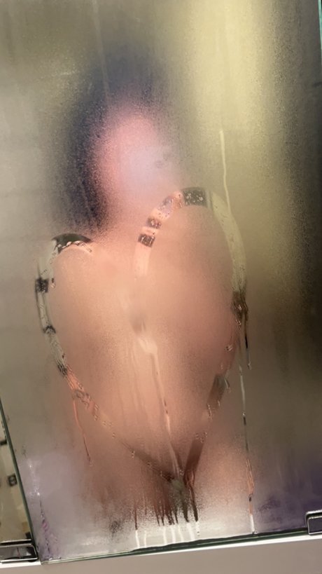 Nacktes geleaktes OnlyFans-Foto von Hot Cross Buns