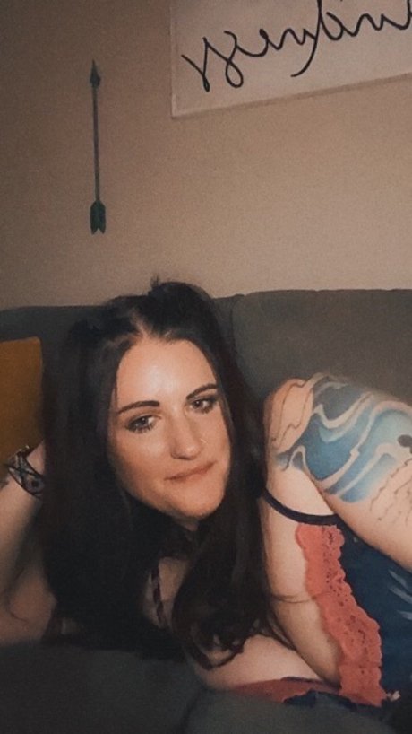 Naken lekkede OnlyFans-bilde av Karma