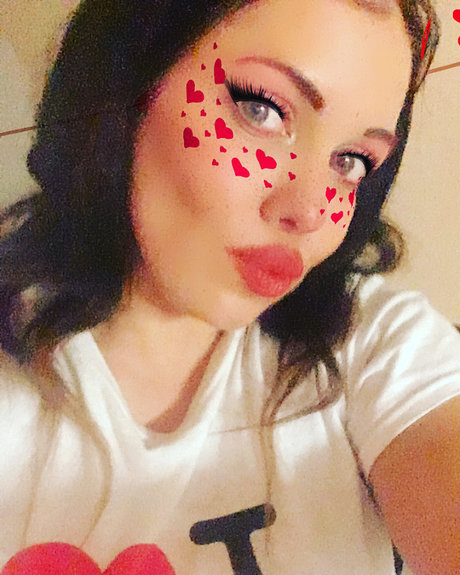 Nacktes geleaktes OnlyFans-Foto von Miriam Lovett Harald