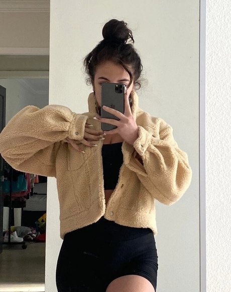 OnlyFans-model Baby Ariel