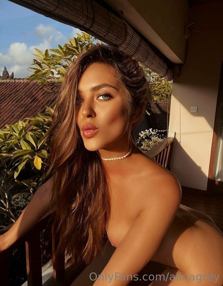 Nacktes geleaktes OnlyFans-Foto von Alinagrey