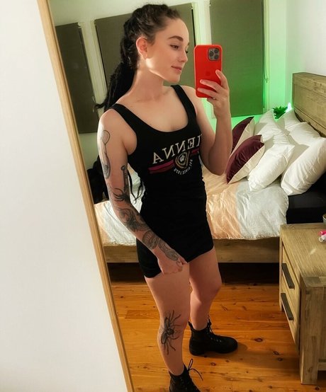 Naken lekkede OnlyFans-bilde av Skye Sharp