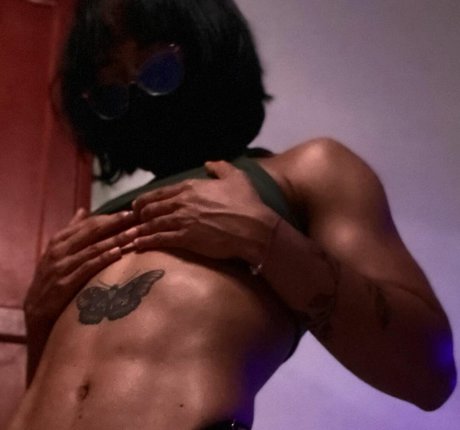 Buffmariam OnlyFansリークヌード写真