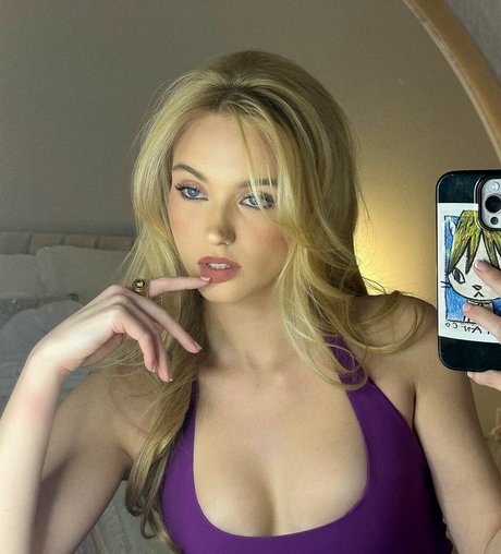 Chloe Rose Robertson naked leaks OnlyFans pic