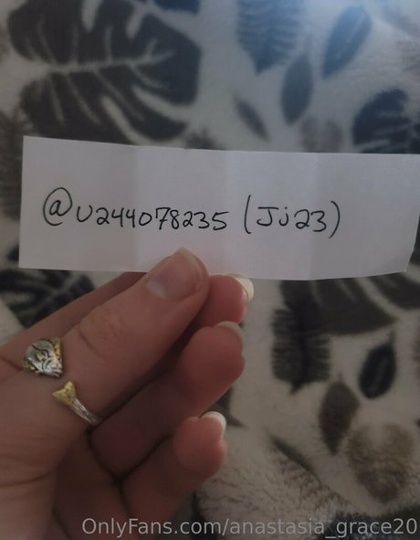 Naakte gelekte OnlyFans-foto van Anastasiagrace20