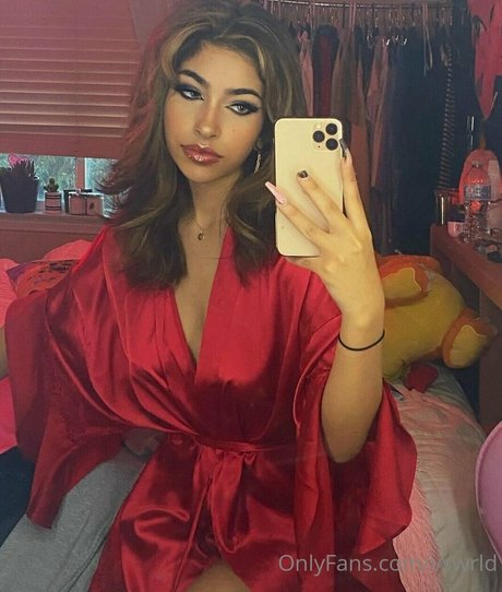 Nacktes geleaktes OnlyFans-Foto von Vswrld