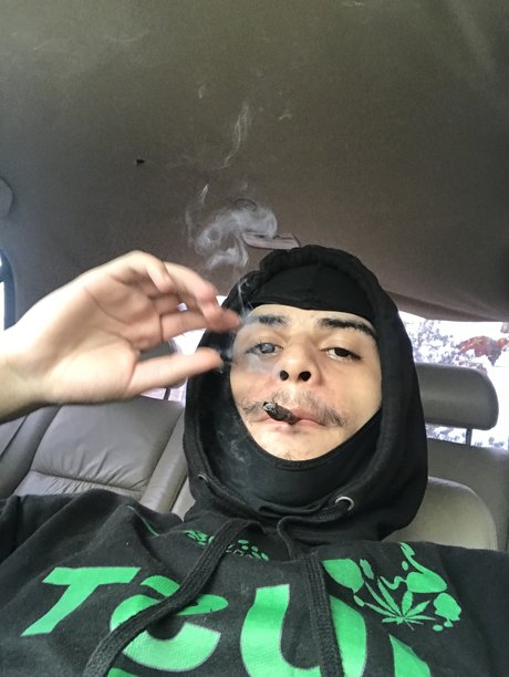 Alasti lekkinud OnlyFans-i pilt B Dot