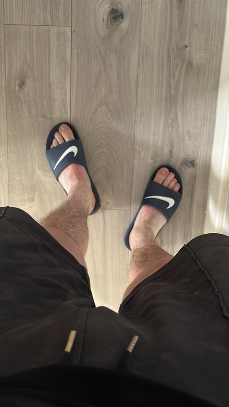 Naken lekkede OnlyFans-bilde av Bradley