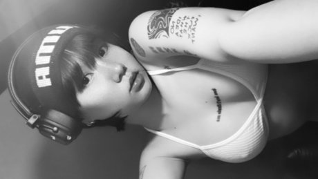 Naken lekkede OnlyFans-bilde av Nueatong