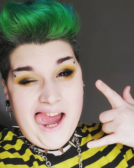 Nahá fotka uniklých OnlyFans od Xxjavavampxx