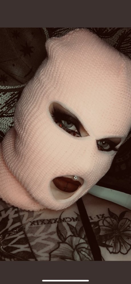 Naken läckt OnlyFans-bild av Mistress