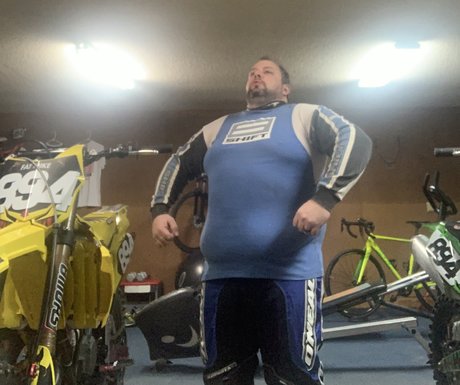 Naken läckt OnlyFans-bild av Motomike894