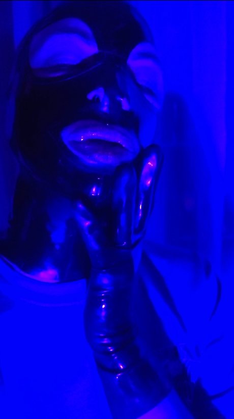 Naakte gelekte OnlyFans-foto van Mistress Celestia