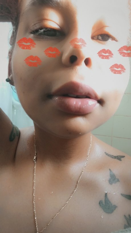 Alasti lekkinud OnlyFans-i pilt Money Ash 