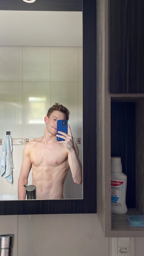 Naken lekkede OnlyFans-bilde av Tom Lovenuts