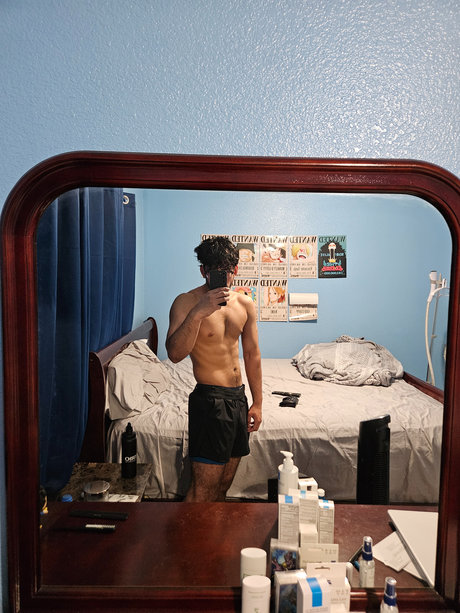 OnlyFans-model Hungcollegeguy4