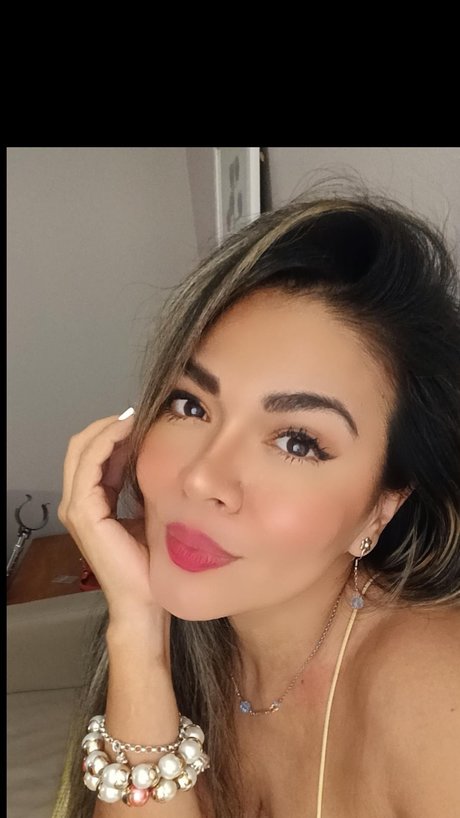 Nahá fotka uniklých OnlyFans od Yuvecute