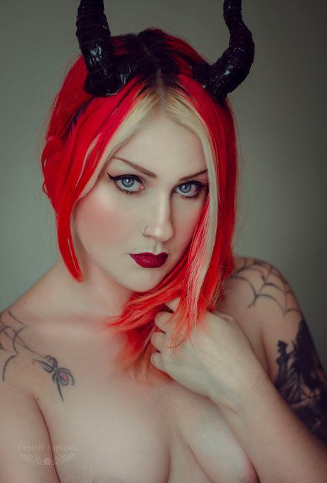 Обнаженная фотография утечки OnlyFans от Madame Butterfly