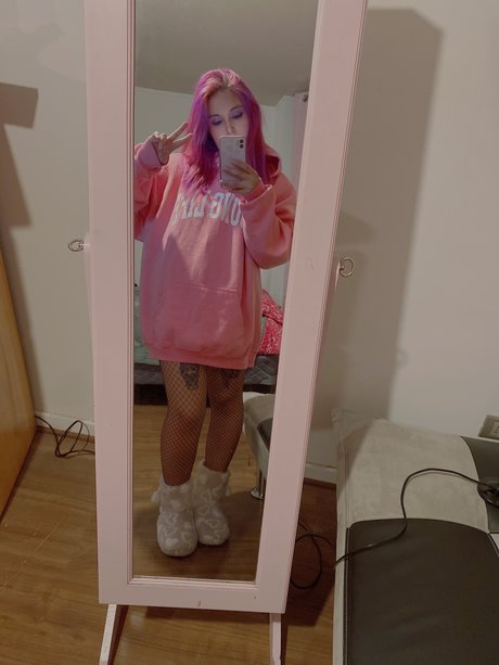 Alasti lekkinud OnlyFans-i pilt Lorelain