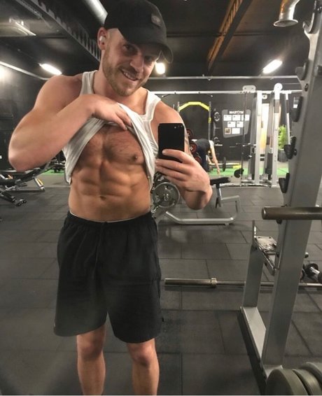 Foto di nudo di fuga di OnlyFans di Tommyboy962