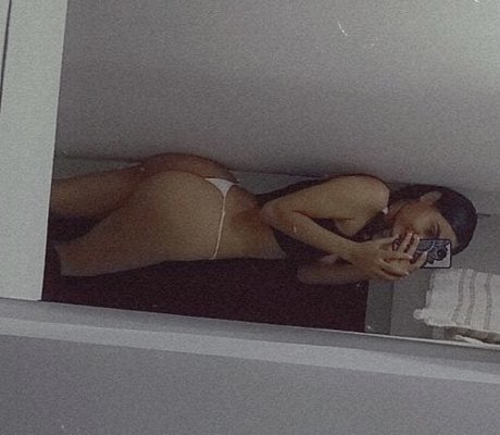 Naakte gelekte OnlyFans-foto van Chica Ardiente