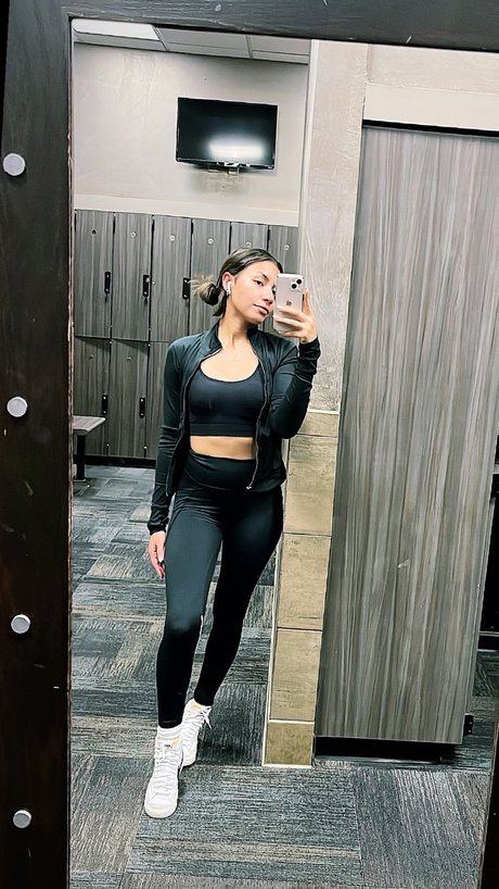 Cassie naked leaks OnlyFans pic