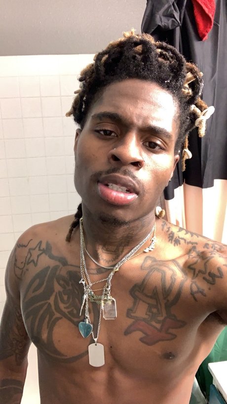 Обнаженная фотография утечки OnlyFans от Mr Paint Faces Extra Prettylike