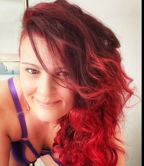 Naken lekkede OnlyFans-bilde av Ellie West