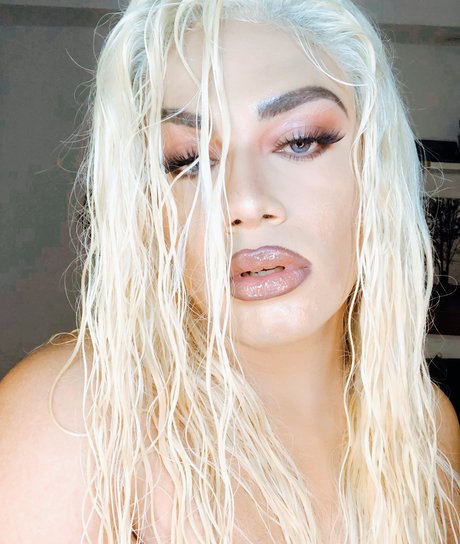 Nacktes geleaktes OnlyFans-Foto von Angel