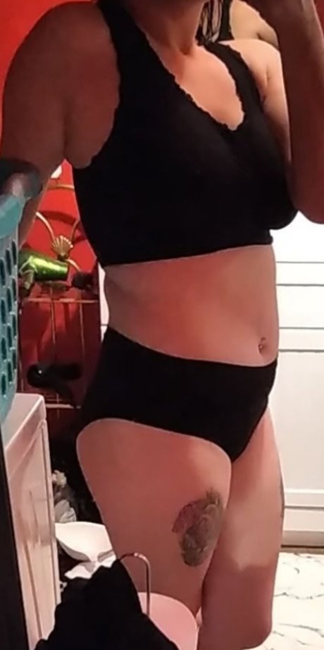 Nahá fotka uniklých OnlyFans od Sassy Baby