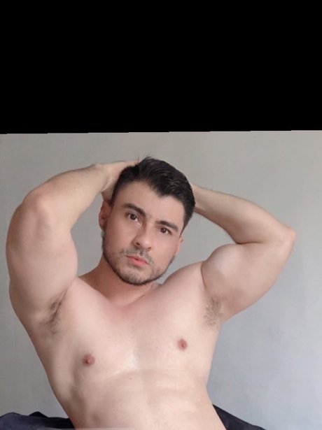 Alasti lekkinud OnlyFans-i pilt Rocko