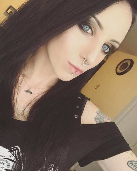 Naakte gelekte OnlyFans-foto van Ash 