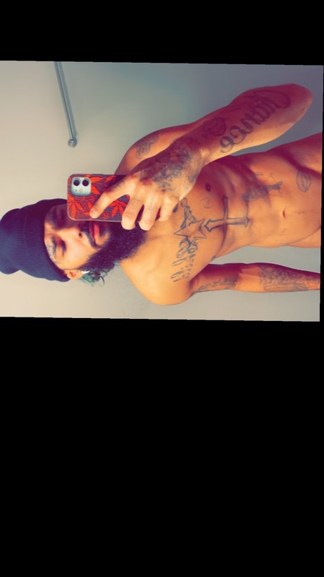 Foto di nudo di fuga di OnlyFans di Bigdick Tazzy