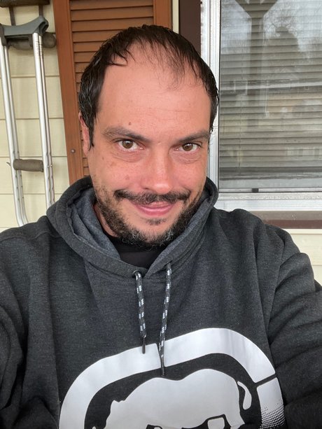 Nacktes geleaktes OnlyFans-Foto von Swizzle Steve Inc