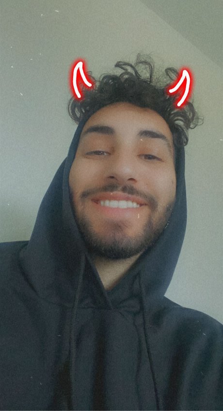 Naken lekkede OnlyFans-bilde av Arabian Prince