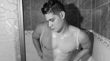 Naken lekkede OnlyFans-bilde av Tom Nimley