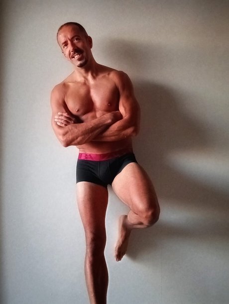 Alasti lekkinud OnlyFans-i pilt Matas Navas