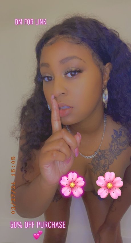 Naken lekkede OnlyFans-bilde av Badgirl95