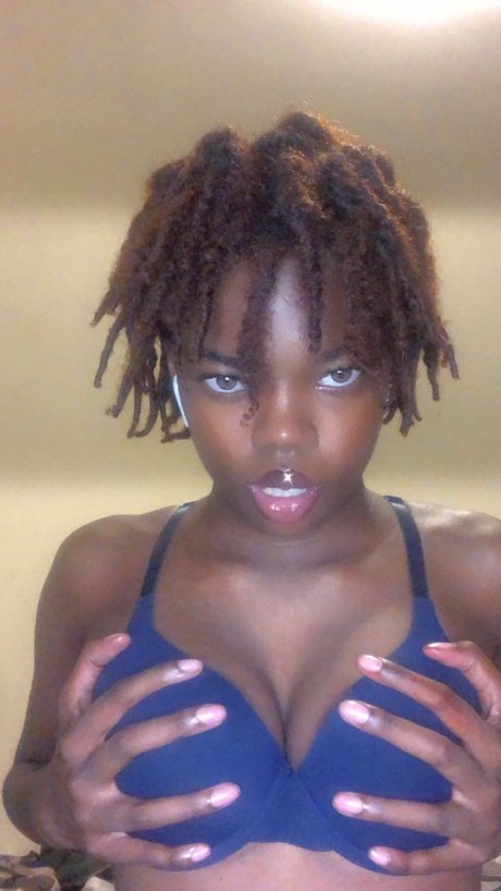 Обнаженная фотография утечки OnlyFans от Nana