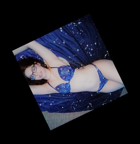 Photo nue de fuite OnlyFans de Titaniaxscarlet