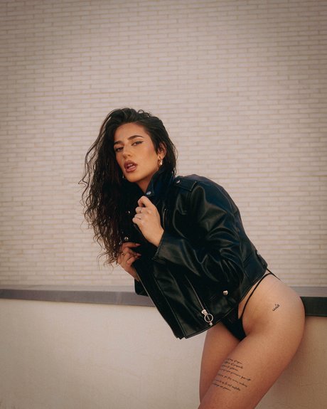 Naken läckt OnlyFans-bild av S