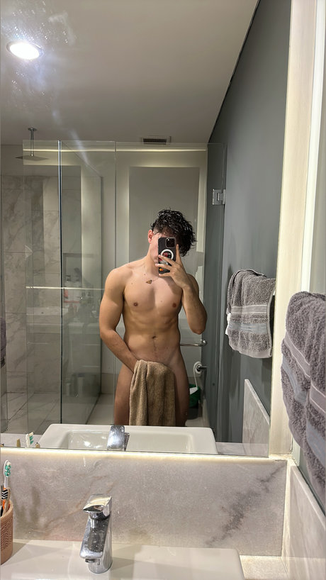 Nacktes geleaktes OnlyFans-Foto von Santos 