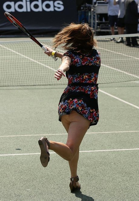 Alasti lekkinud OnlyFans-i pilt Alex Jones