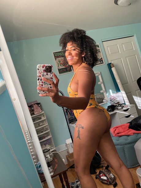 Photo nue de fuite OnlyFans de Marti Belle