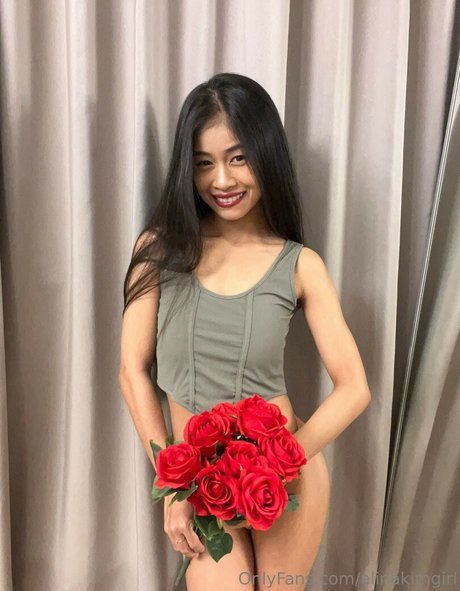 Photo nue de fuite OnlyFans de Tiny Alina