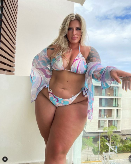 Naken läckt OnlyFans-bild av Miss Thick N Tatted