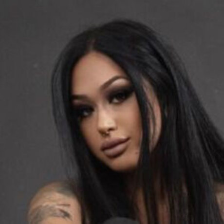 Alasti lekkinud OnlyFans-i pilt Shawnee